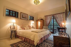 Grove Manor Bed & Breakfast