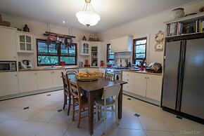 Grove Manor Bed & Breakfast