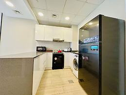Stylish 1BR in JVC w Pool 6 Mins to Circle Mall