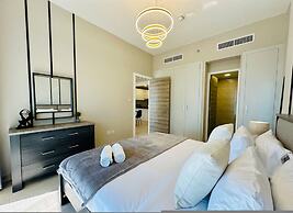 Stylish 1BR in JVC w Pool 6 Mins to Circle Mall