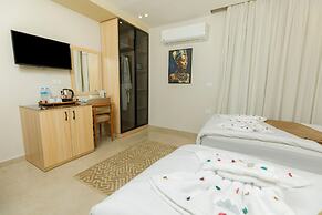 Tiye Pyramids Hotel