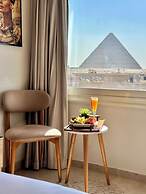 Tiye Pyramids Hotel