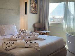 Tiye Pyramids Hotel