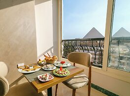 Tiye Pyramids Hotel