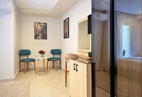 Tiye Pyramids Hotel