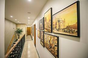 Tiye Pyramids Hotel