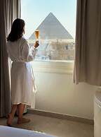 Tiye Pyramids Hotel