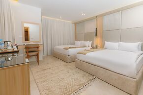 Tiye Pyramids Hotel