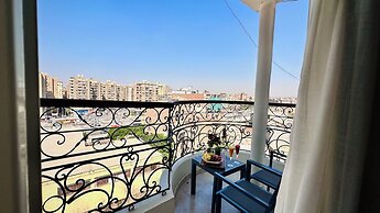 Tiye Pyramids Hotel