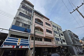 MT Friend Home & Hostel