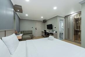 Tj 4711 Residence