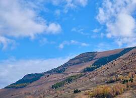 Mountain Retreat for 6 Guests
