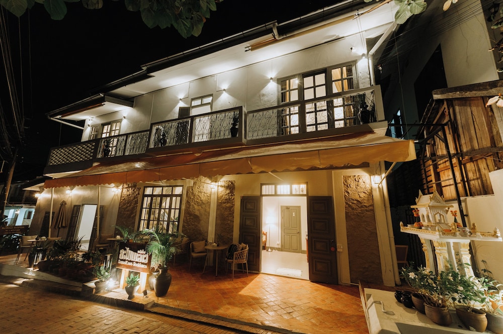 Samailaos Residence