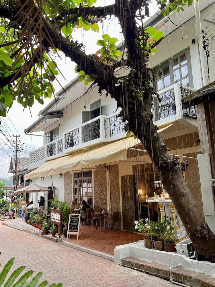 Samailaos Residence