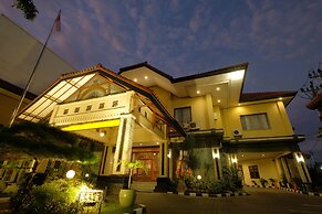 Diamond Hotel Solo