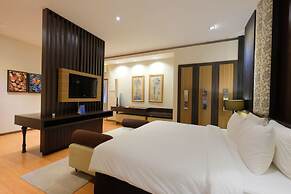 Diamond Hotel Solo