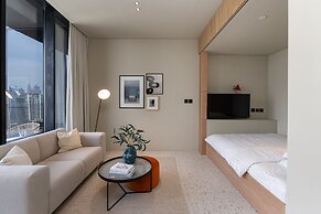 Chic Business Bay Studio Burj View Balcony