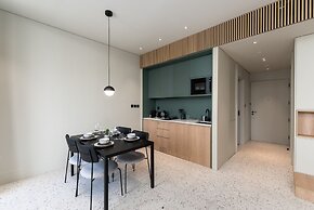 Sleek Business Bay Studio Burj View Balcony