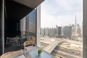 Sleek Business Bay Studio Burj View Balcony
