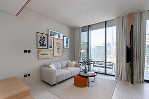 Sleek Business Bay Studio Burj View Balcony