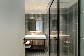 Sleek Business Bay Studio Burj View Balcony