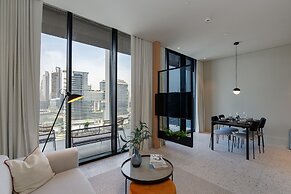 Sleek Business Bay Studio Burj View Balcony