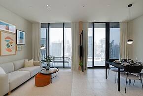 Sleek Business Bay Studio Burj View Balcony