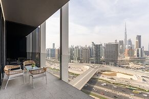 Sleek Business Bay Studio Burj View Balcony