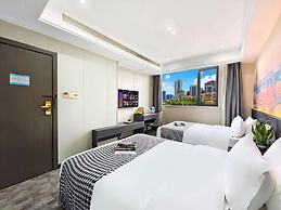 Holiday Panda Hotel
