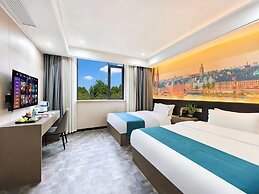 Holiday Panda Hotel