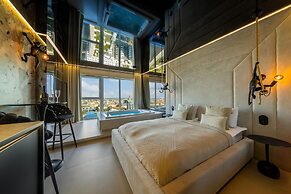 Quorum Apartments
