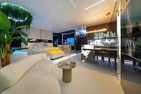 Quorum Apartments