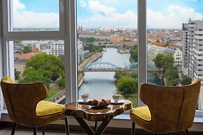 Quorum Apartments