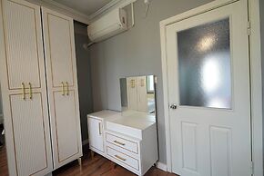 Yeşil Panjurlu Villa Otel
