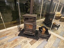 Yeşil Panjurlu Villa Otel