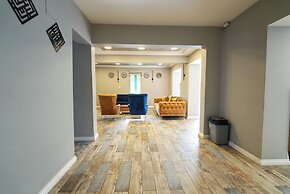 Yeşil Panjurlu Villa Otel