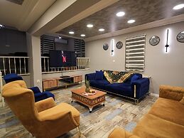 Yeşil Panjurlu Villa Otel