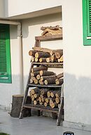Yeşil Panjurlu Villa Otel