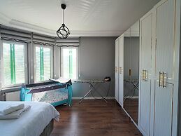 Yeşil Panjurlu Villa Otel