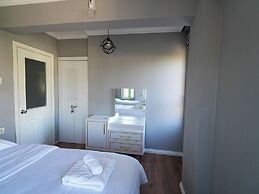Yeşil Panjurlu Villa Otel