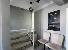 Yeşil Panjurlu Villa Otel