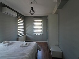 Yeşil Panjurlu Villa Otel