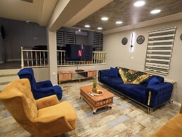 Yeşil Panjurlu Villa Otel
