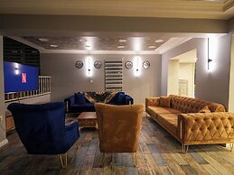 Yeşil Panjurlu Villa Otel