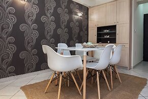 Elegant Spacious 2 Bd Apt in Petralona