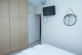 Elegant Spacious 2 Bd Apt in Petralona