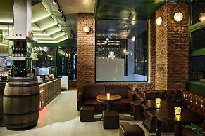 1995S HOSTEL