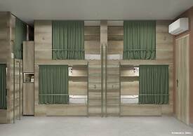 1995S HOSTEL