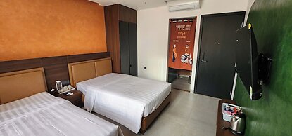 1995S HOSTEL