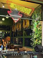 1995S HOSTEL